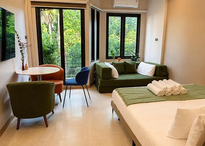 ゲストハウス Enjoyable Urban Escape Sukhumvit Ekkamai 3*