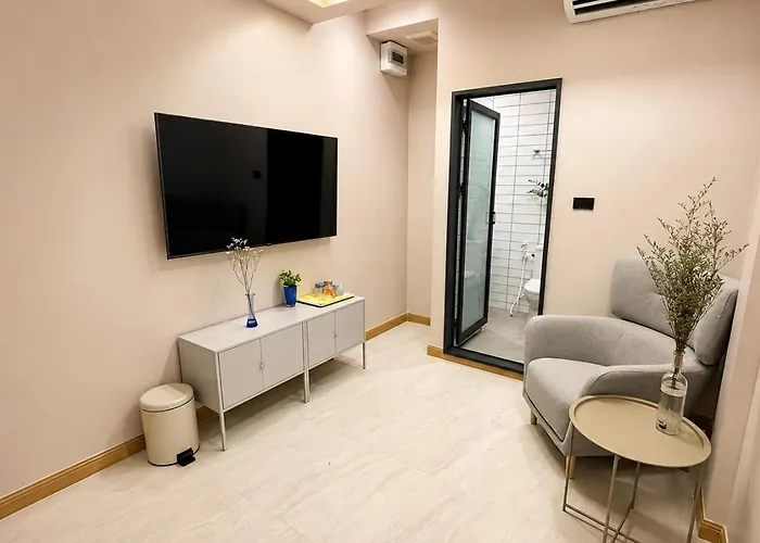Enjoyable Urban Escape Sukhumvit Ekkamai ゲストハウス バンコク都