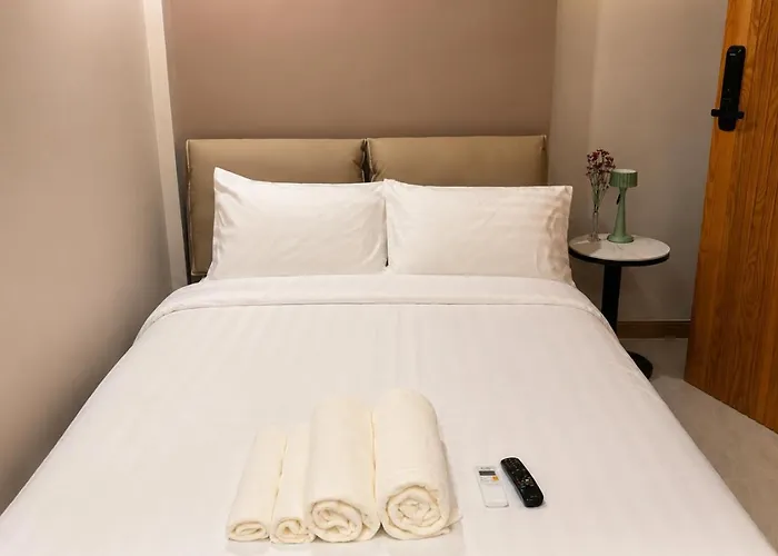 Enjoyable Urban Escape Sukhumvit Ekkamai ゲストハウス バンコク都