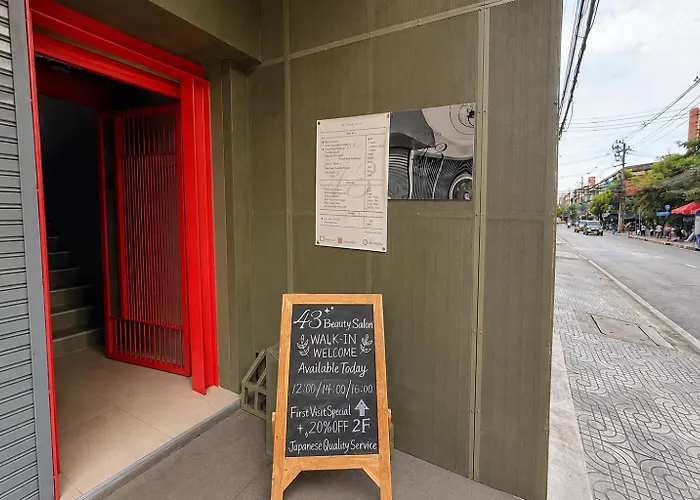 Enjoyable Urban Escape Sukhumvit Ekkamai ゲストハウス バンコク都
