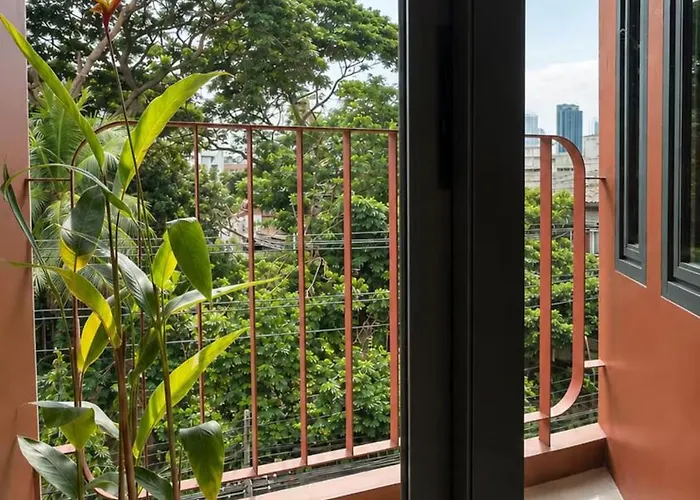 ゲストハウス Enjoyable Urban Escape Sukhumvit Ekkamai